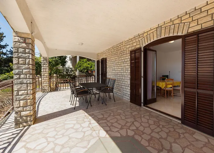 Limun-2 By Interhome * 特罗吉尔